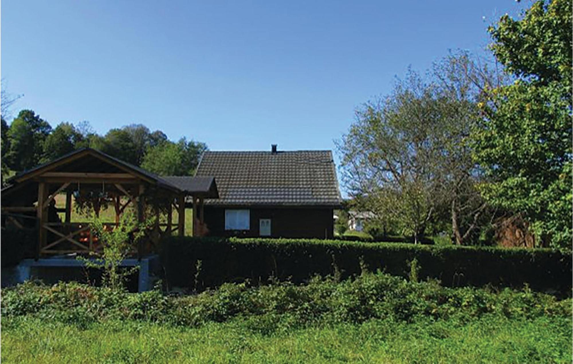 2 Bedroom Cozy Home In Bosiljevo Exterior foto